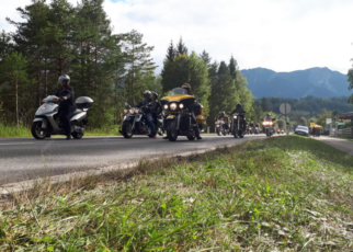 Jak se liší chování řidičů k motorkářům stát od státu