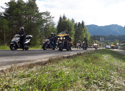 Jak se liší chování řidičů k motorkářům stát od státu