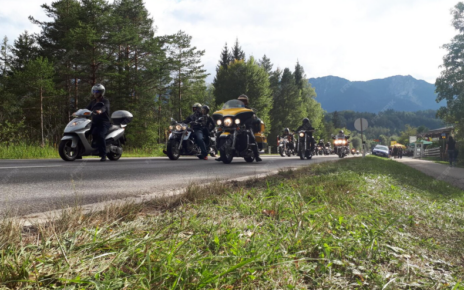 Jak se liší chování řidičů k motorkářům stát od státu