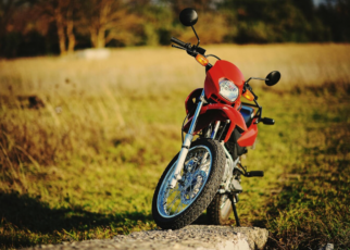 Jak poznat, že je motorka na dlouhou cestu špatně připravená?