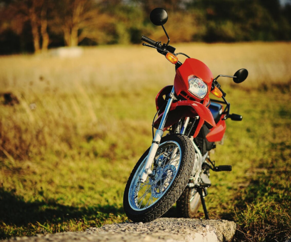 Jak poznat, že je motorka na dlouhou cestu špatně připravená?