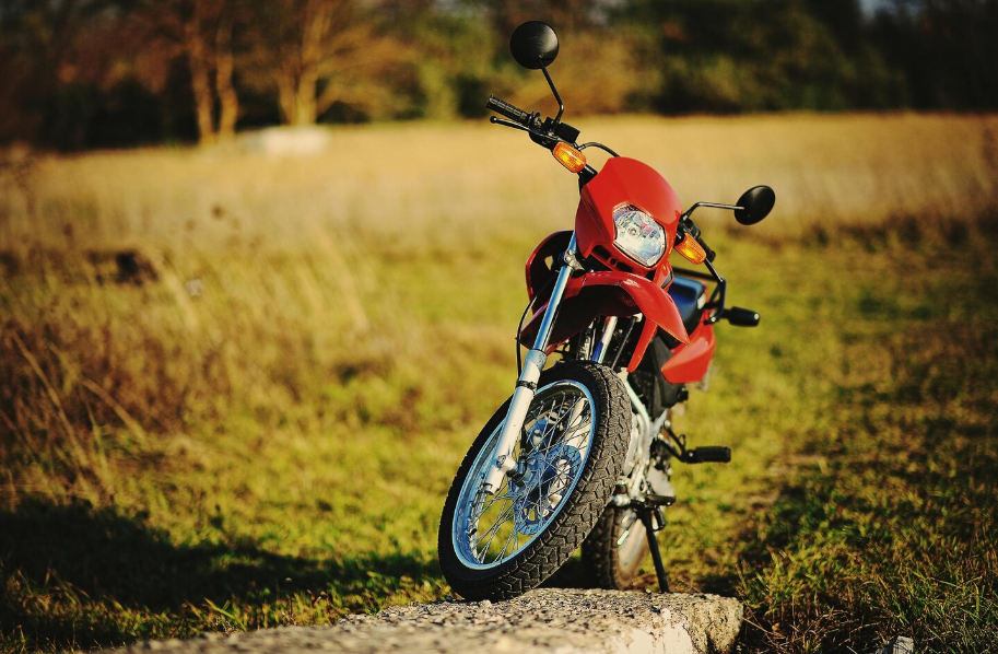 Jak poznat, že je motorka na dlouhou cestu špatně připravená?